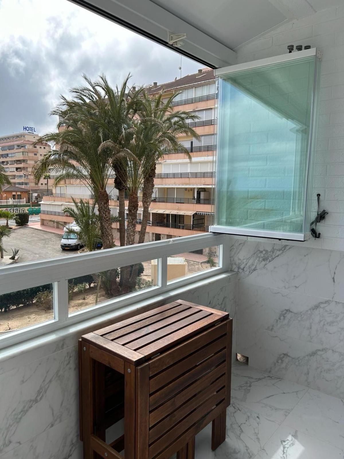 Splendido Appartamento Fronte Mare Vista Spiaggia - Prima Linea Mare Torrevieja Eksteriør billede
